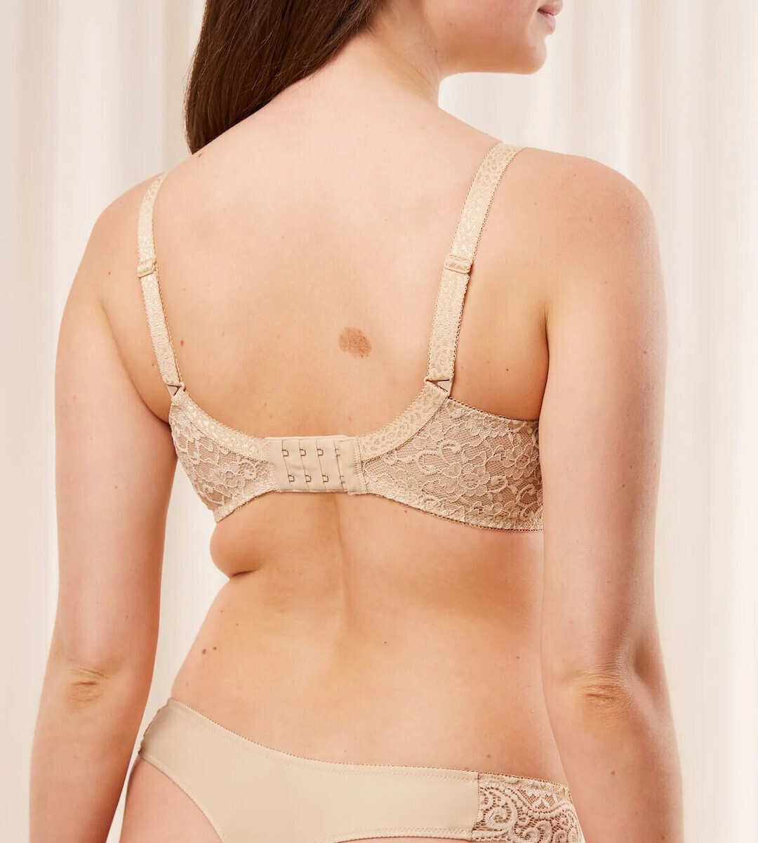 Σουτιέν minimizer Χωρίς Μπανέλα TRIUMPH AMOURETTE N01 10210668-0026 ΜΠΕΖ